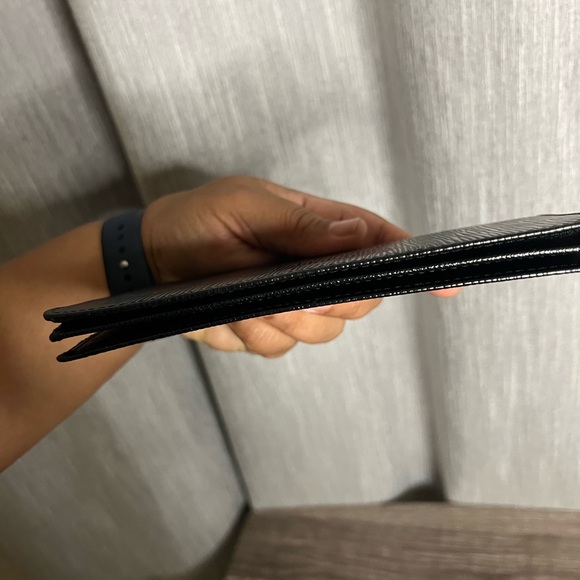 Louis Vuitton Black Epi Porte feiulle Brazza Long Wallet - Picture 10 of 11